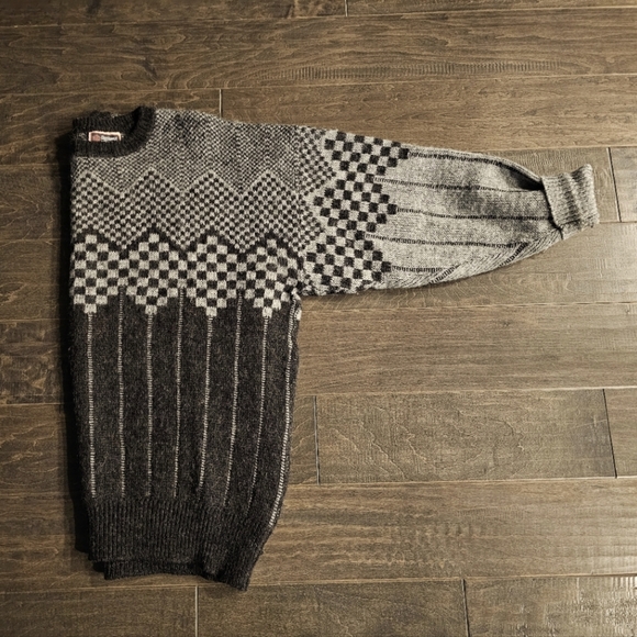 Samband of Iceland Crewneck Sweater sz xl - Picture 9 of 9